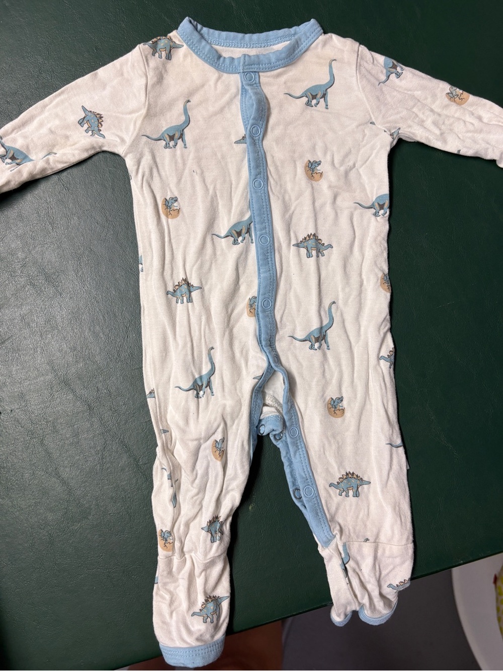 Kyte Baby dinosaur pajamas 0-3 months